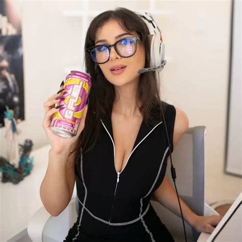 sssniperwolf hot pics